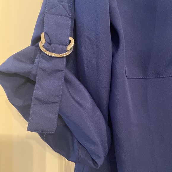 MICHAEL KORS Navy Blue with Silver accents & Front Zipper Blouse Size Medium - Picture 4 of 8